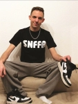 T-SHIRT SNFFR SK8ERBOY