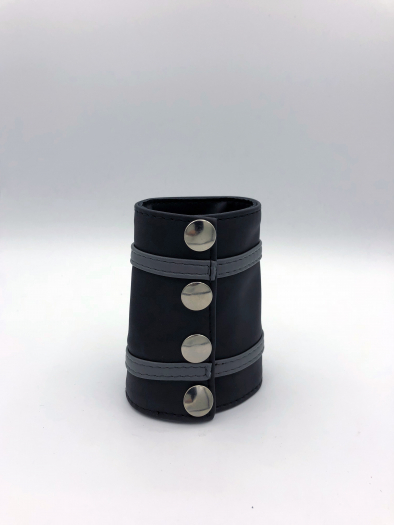 POIGNET CUIR NOIR BANDES COLOREES