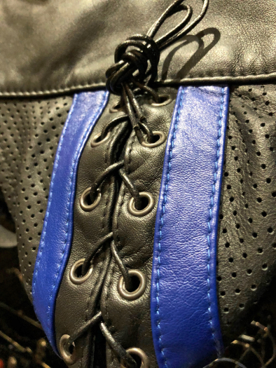 JOCKSTRAP EN CUIR IEM MICROPERFORÉ AVEC LACET