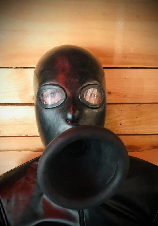 MASQUE ENTONNOIR STUDIOGUM