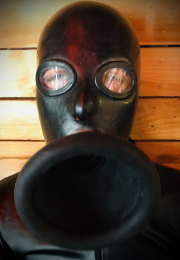 MASQUE ENTONNOIR STUDIOGUM