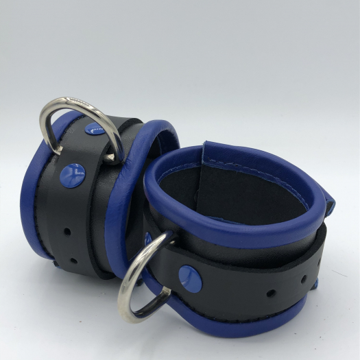 MENOTTES POUR POIGNETS EN CUIR IEM – NOIRES