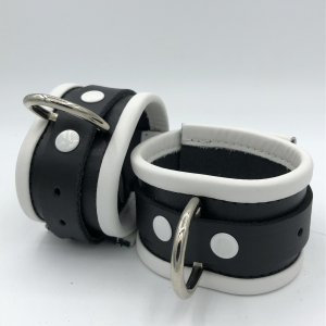 TOUR DE BRAS IEM EN CUIR LISERET COULEUR NOIR
