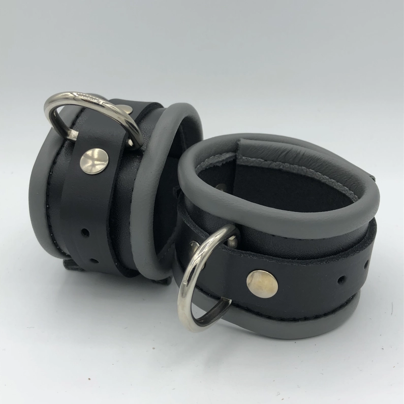 MENOTTES POUR CHEVILLES EN CUIR IEM