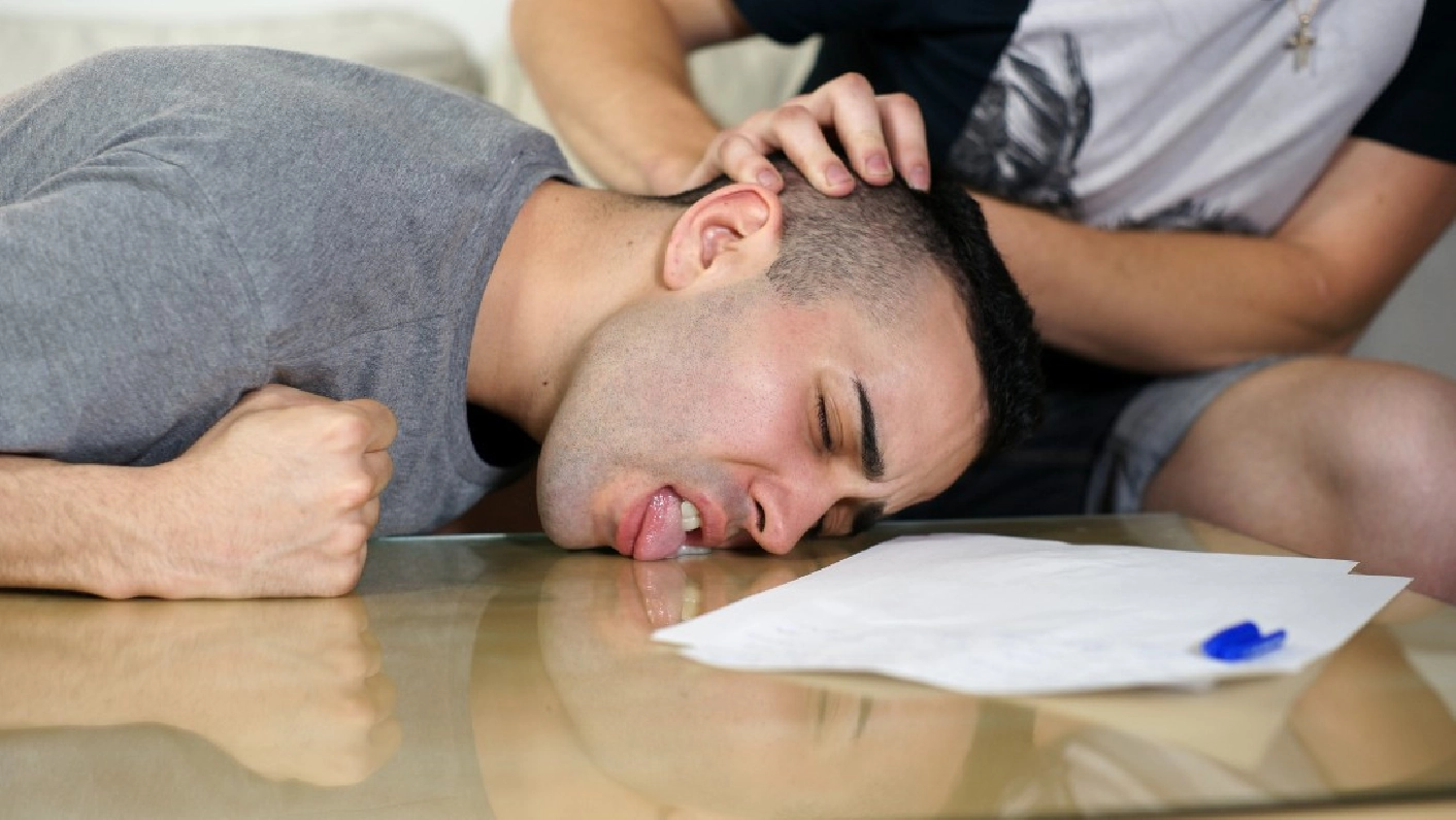 AT MY MASTER'S FEET 2