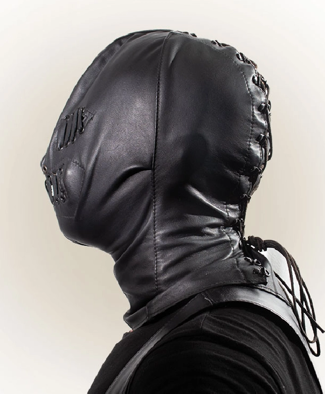 CAGOULE CUIR YEUX BOUCHE LANIERES