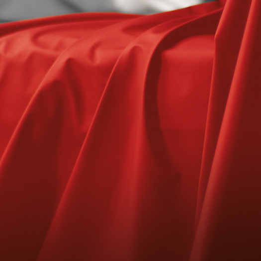 DRAP ROUGE IMPERMÉABLE