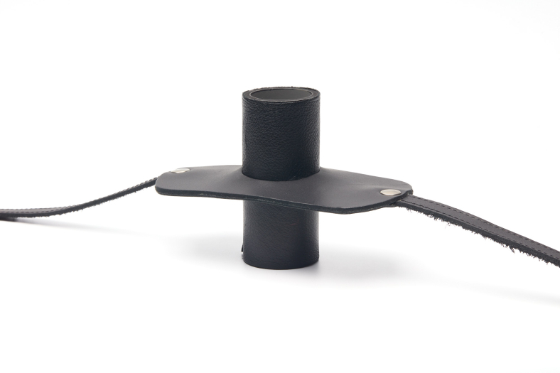 BÂILLON CUIR AVEC TUYAU