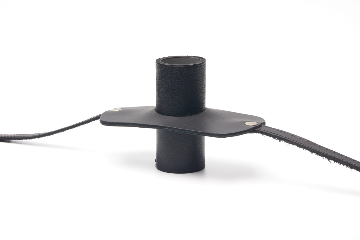 BÂILLON CUIR AVEC TUYAU