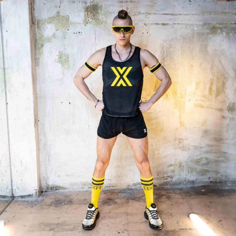 DÉBARDEUR AIRCOOL – NOIR X JAUNE