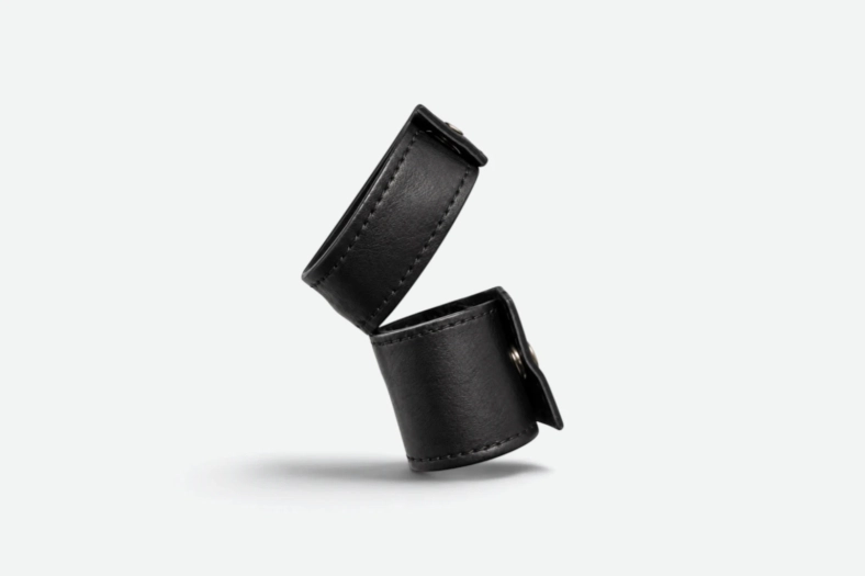 COCKSTRAP & BALLSTRETCHER HAUT À POINTES LARGES