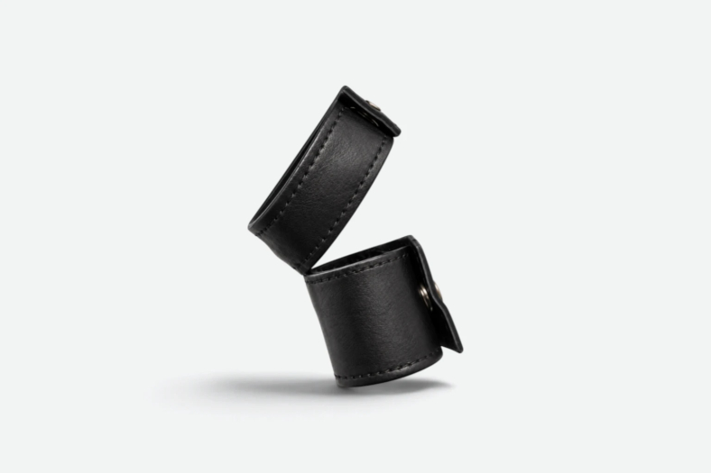 COCKSTRAP & BALLSTRETCHER HAUT À POINTES LARGES