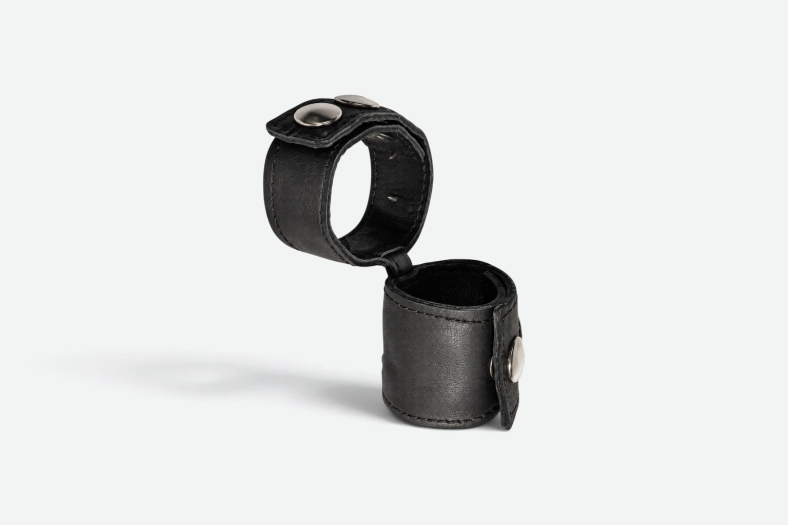 COCKSTRAP & BALLSTRETCHER HAUT À POINTES FINES