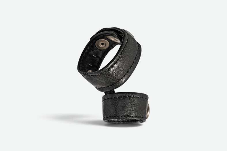 COCKSTRAP & BALLSTRETCHER À POINTES FINES