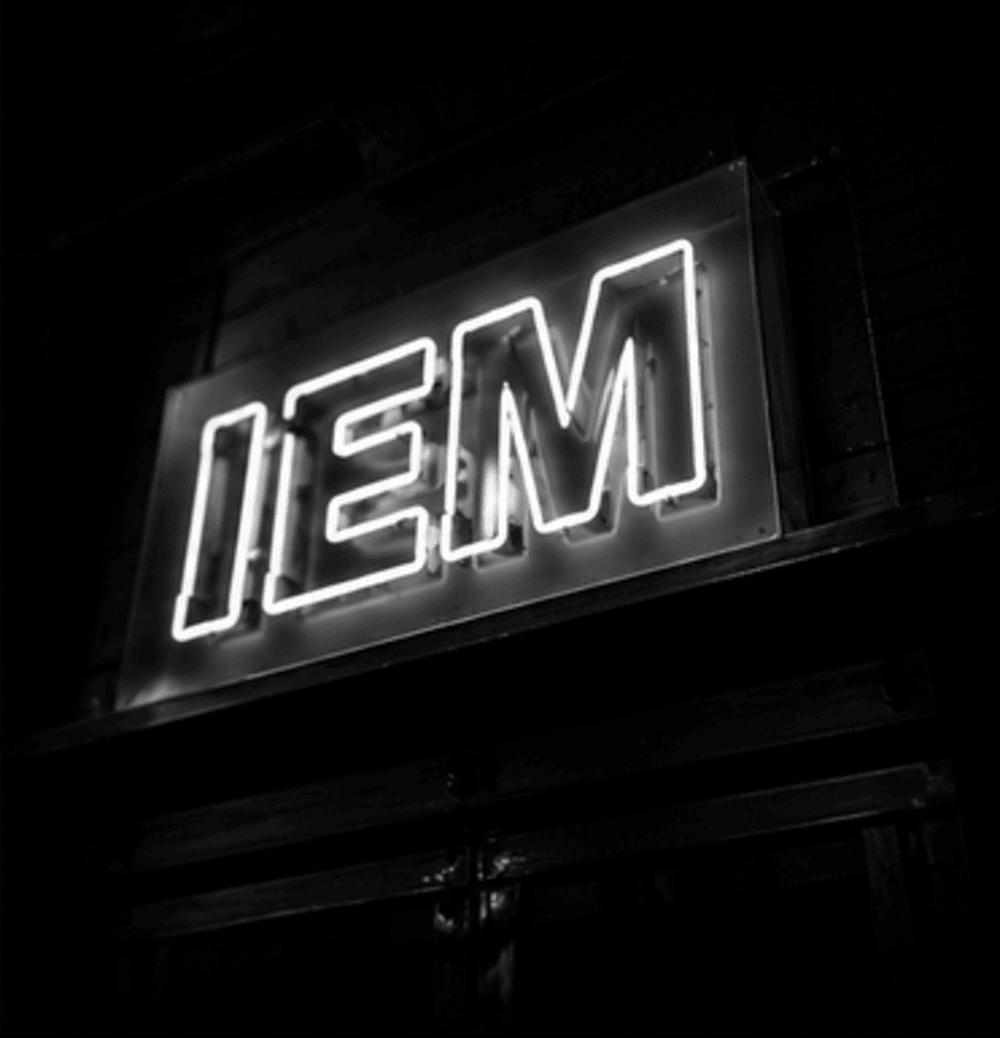 Enseigne IEM Paris Le Marais